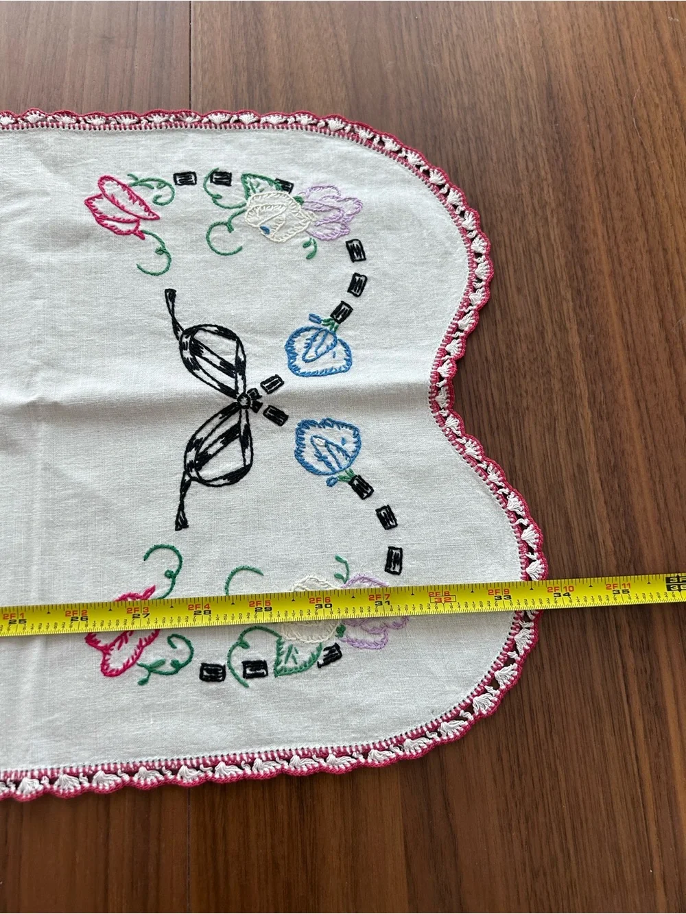 Vintage Embroidered Dresser Scarf Table Runner Flower Butterfly Bow Lace 34x12.5